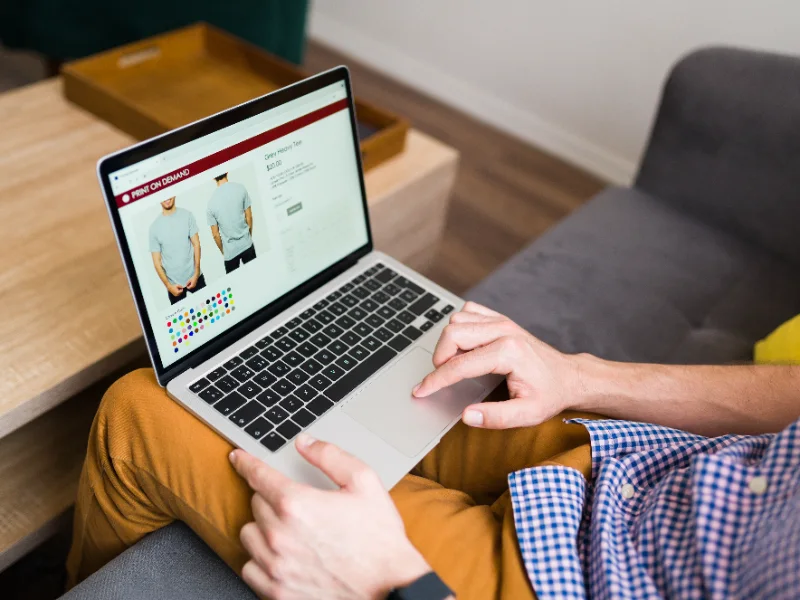 E-Commerce & Store